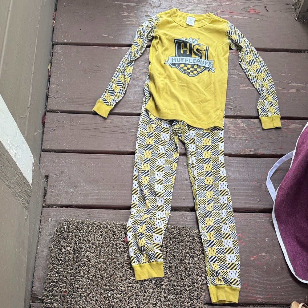 Hanna Andersson Hufflepuff Kids Pajamas - Yellow and Gray